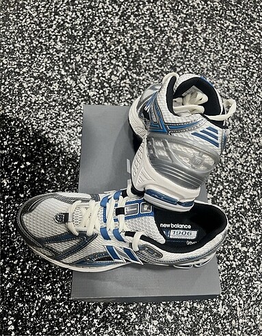38 Beden beyaz Renk New Balance 1906 R