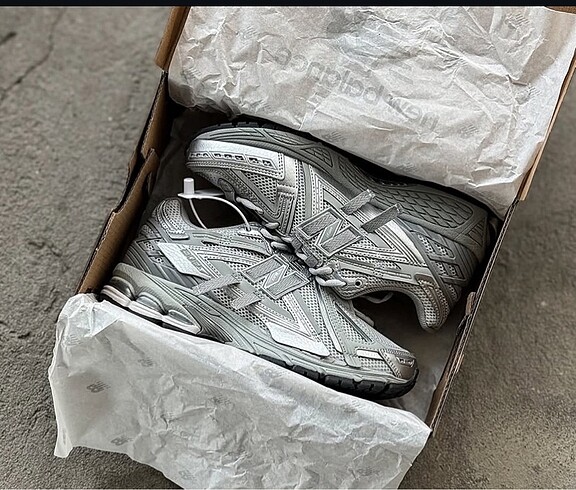 43 Beden New Balance 1906 A