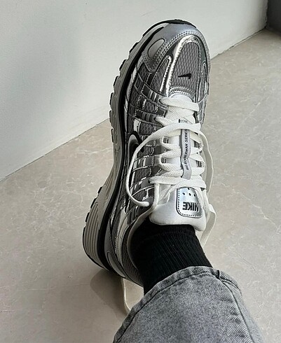 37 Beden gri Renk Nike p-6000 Silver