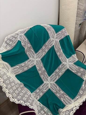 Dantel masa örtüsü