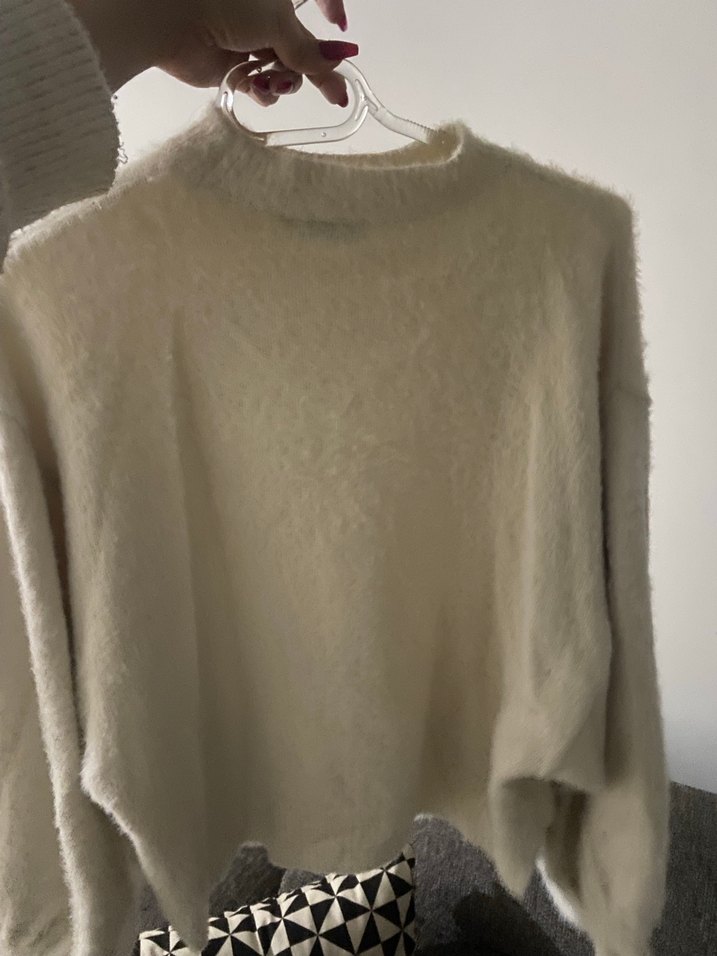 Kadın Beyaz Kürk Detaylı Örgü Kazak - Görsel 2