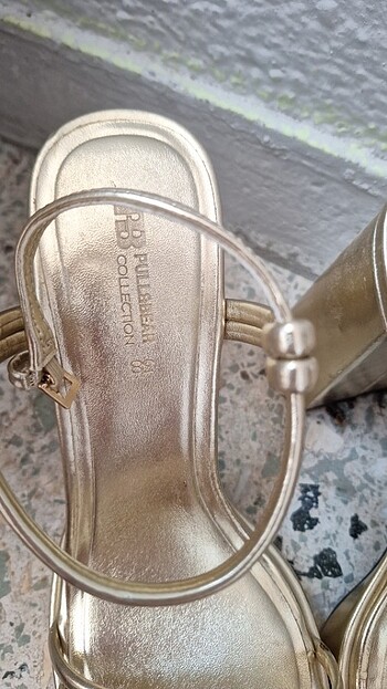 Pull and Bear Platform topuklu sandalet