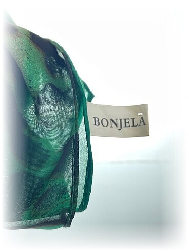 Beden PreLoved Eşarp / Fular %70 İndirimli.