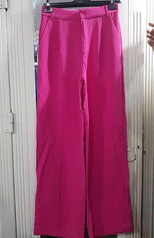 Pembe pantolon