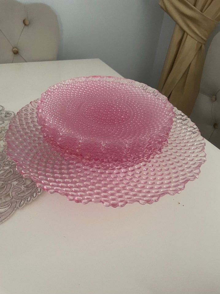 Pembe Kabartmalı Cam Servis Tabağı — görsel 2/3
