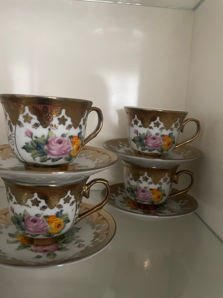 Altın Detaylı Vintage Çiçekli Porselen Fincan Seti — görsel 2/2