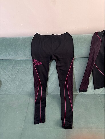 Standart Beden Beden Roxy marka, kayak içlik takım