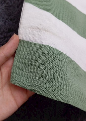 xl Beden fıstık yeşili-beyaz çizgili bluz hiç kullanmadım.indirim yaparım