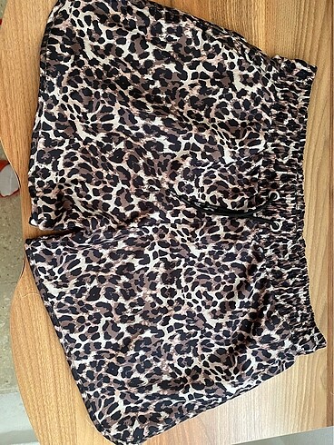 Leopar saten şort