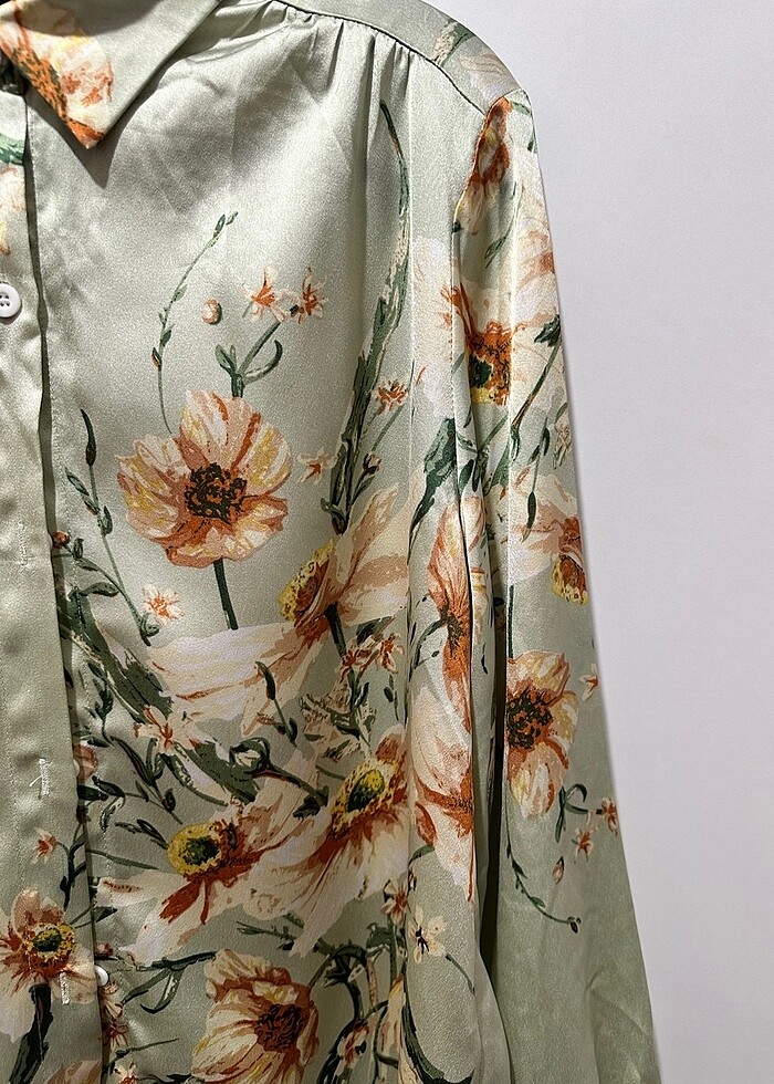Yağ Yeşili Çiçekli Saten Gömlek - Görsel 3