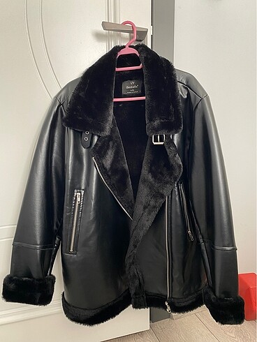 Bershka mont