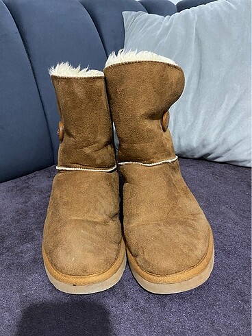 Ugg Kadın bot