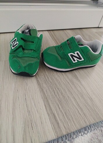 23 Beden yeşil Renk Newbalance spor ayakkabi 
