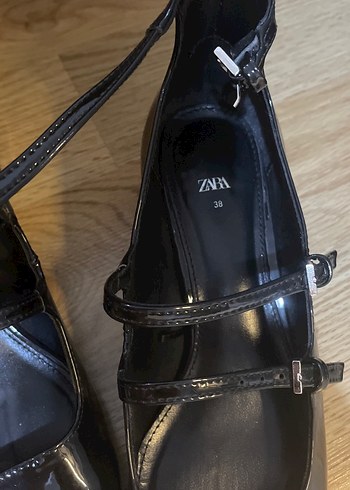 Zara Siyah Rugan Tokalı Blok Topuklu Kadın Ayakkabı