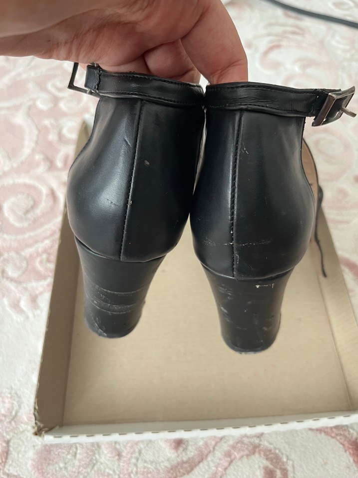 Siyah Bağcıklı Kadın Topuklu Ofis Ayakkabısı - Görsel 3