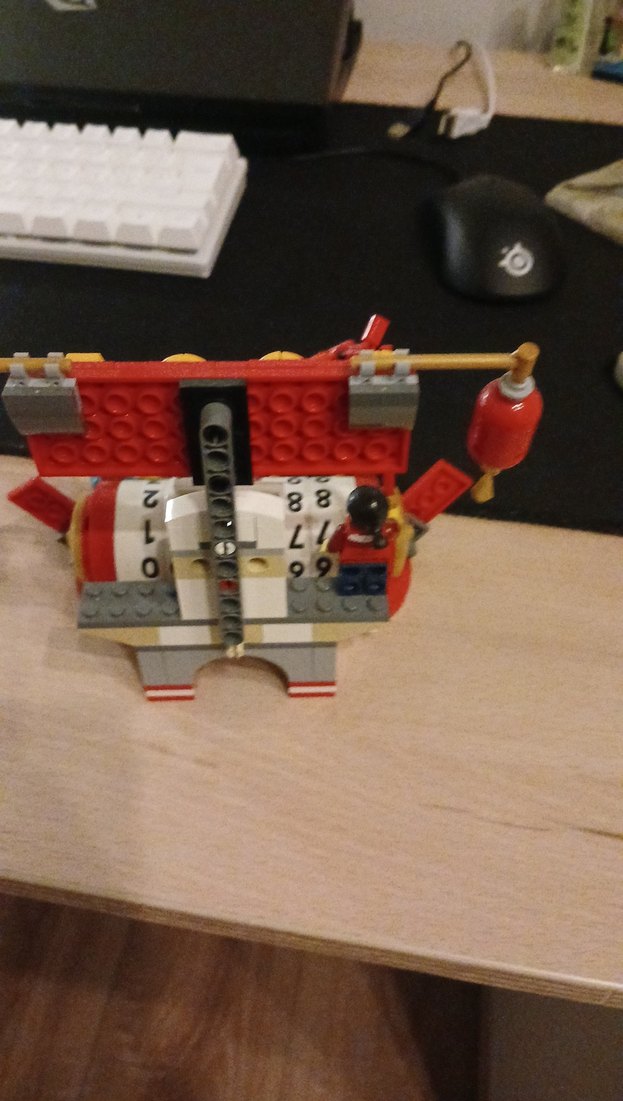 2024 Temalı Kırmızı Lego Seti - Görsel 3