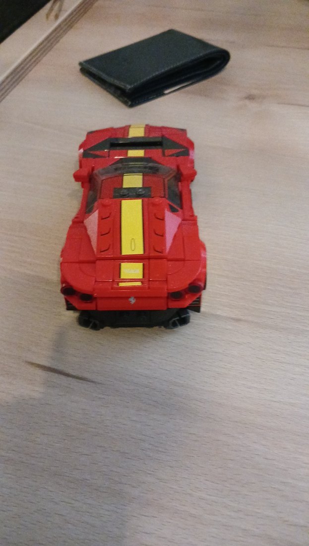 Kırmızı Ferrari lego - Görsel 4