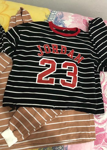 Kadın Renkli Çizgili Kapüşonlu Sweatshirt