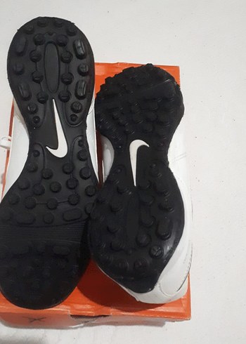 tek ebat Beden Nike Jr Tiempo Deri Halısaha Ayakkabısı 38,5 Orj Barkodlu.