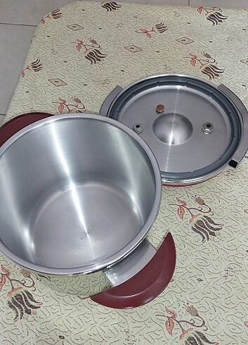  Beden KARACA düdüklü tencere 7 litre 
