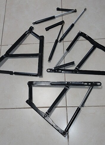 Diğer 3 adet pistonlu baza makası ve 3 adet piston