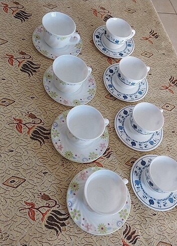 8 adet neskafe ve çay fincanı, tabaklı