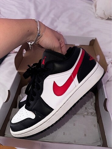 38,5 Beden Air jordan 1 low siren red