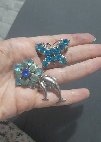 çeşitli değerli broslar