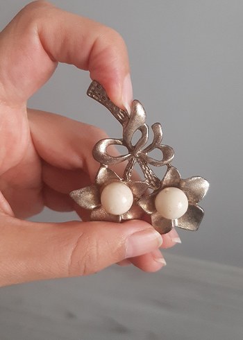 American Vintage Vintage Beyaz Boncuklu Çiçek Broş