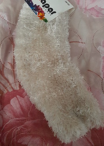 Beyaz Kadin Peluş Çorap