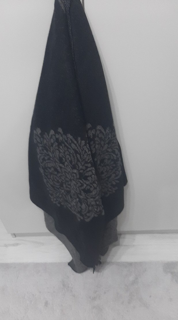 Bohem Tarzı Gri Desenli Kadın Şal - Görsel 3