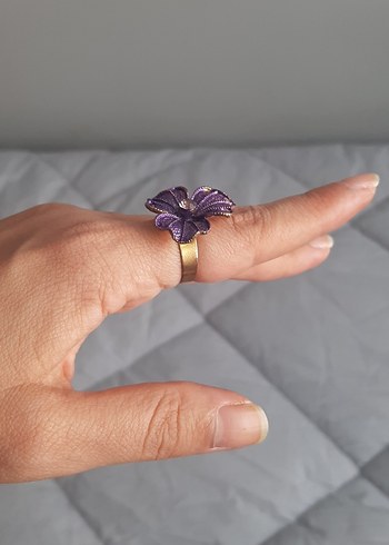 Mor Payetli Çiçek Desenli Kadın Yüzük - Görsel 3