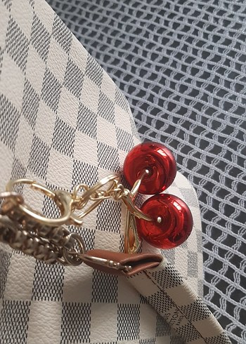 Kırmızı Zincir Detaylı Kadın Anahtarlık - Görsel 2