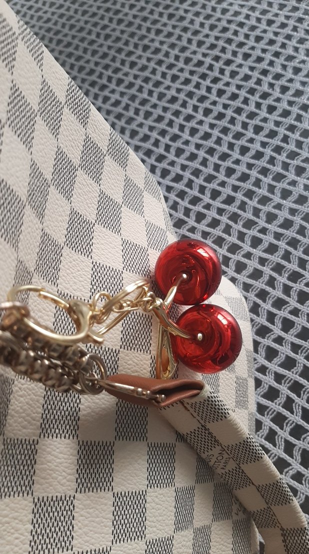 Kırmızı Zincir Detaylı Kadın Anahtarlık - Görsel 2
