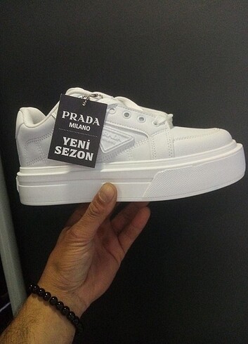 37 Beden Prada milano