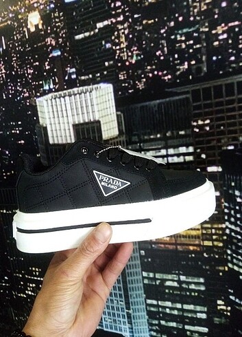 38 Beden Prada milano 