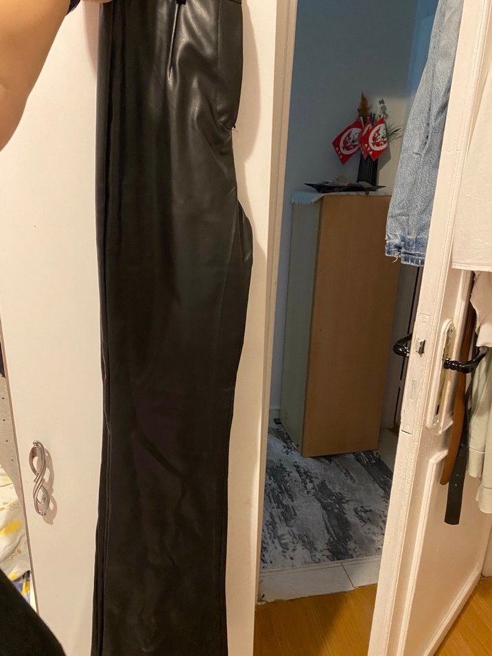 Düğmeli siyah Deri Kadın Pantolon - Görsel 3