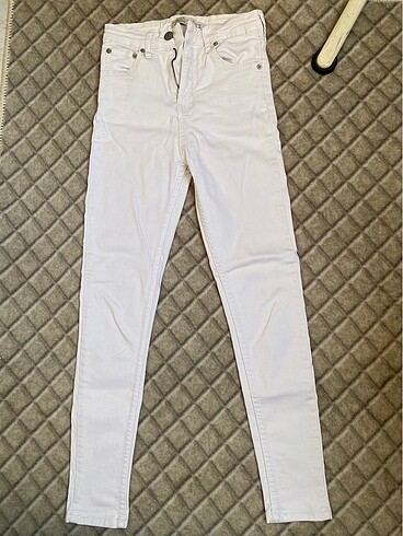 Bershka Beyaz jean pantolon