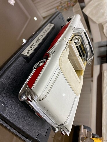  1/18 Ölçek 1957 MODEL BUICK RODMASTER