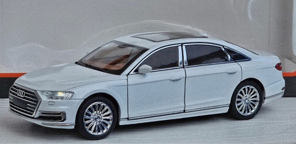  Beden 1/24 ÖLÇEK METALİK IŞIKLI 4 KAPI BAGAJ VE KAPUT AÇILIR AUDİ A8 A