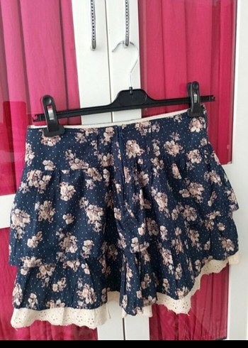 LC Waikiki Çiçek Desenli Fırfırlı Mini Etek