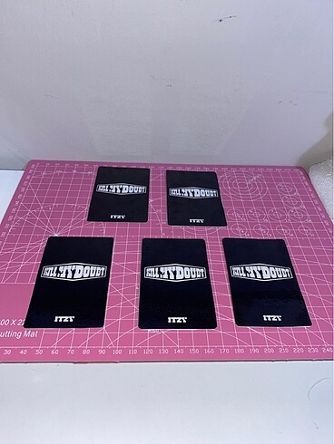  itzy pc (FANMADEDİR) (PVC KAPLAMADIR)