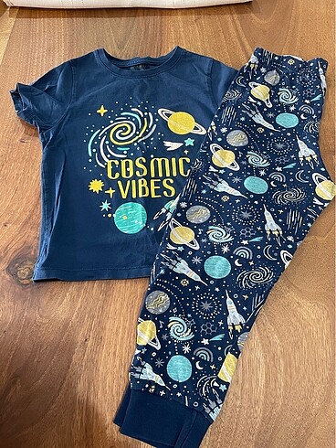 Erkek çocuk pijama takımı