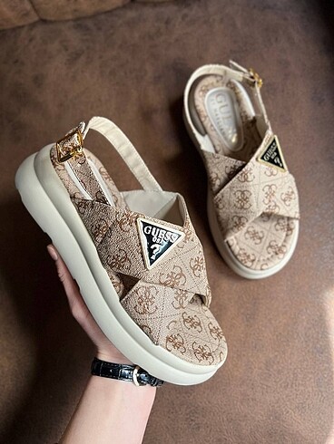 37 Beden A+KALİTE GUESS SANDALET