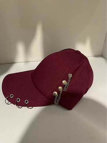 Bordo şapka