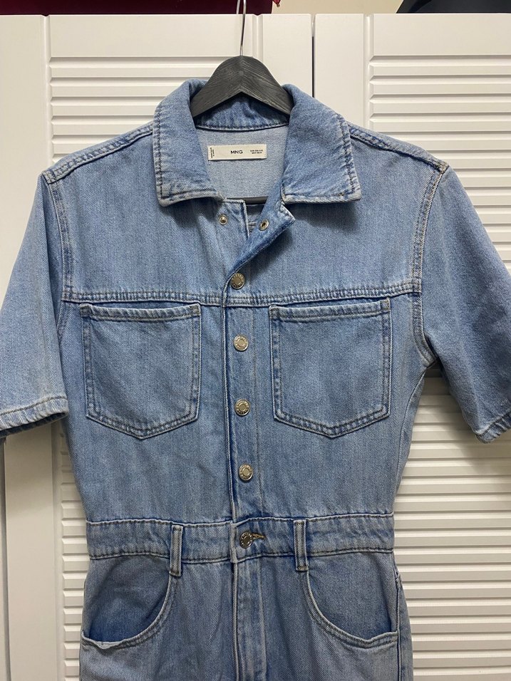 Düğmeli Mavi Kısa Kollu Denim Tulum - Görsel 2