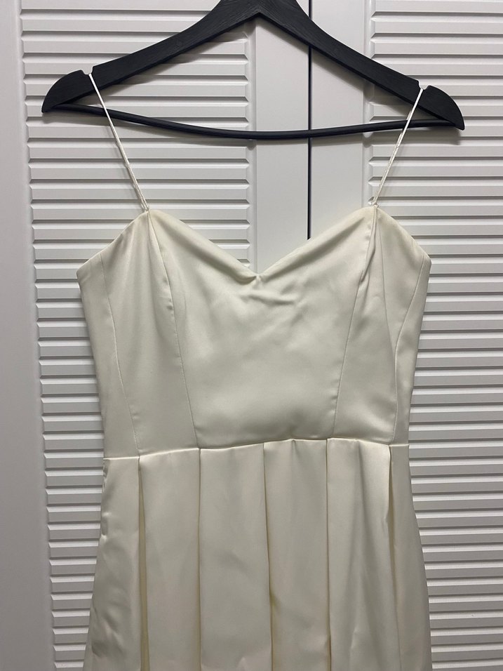 Beyaz Straplez Pilili Uzun Elbise - Görsel 2