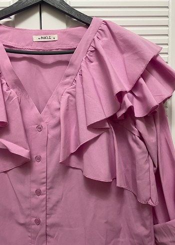 Pembe Fırfırlı V Yakalı Kadın Gömlek - Görsel 2