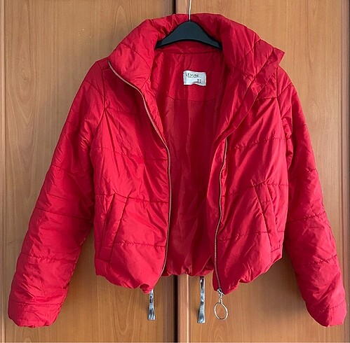 Kırmızı mont - Görsel 2