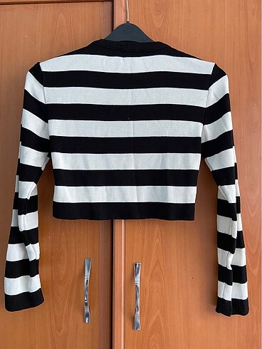 Çizgili crop - Görsel 3